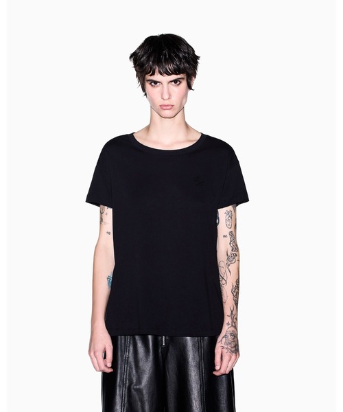 ARMANI EXCHANGE(アルマーニエクスチェンジ)の「【A|X アルマーニ エクスチェンジ】<ZOZO限定>ワンポイントロゴ 半袖クルーネックTシャツ/BOYFRIEND(Tシャツ/カットソー・レディース・ライトベージュ/ホワイト/ブラック・X-SMALL/X-LARGE/SMALL/MEDIUM/LARGE)」の2枚目の写真