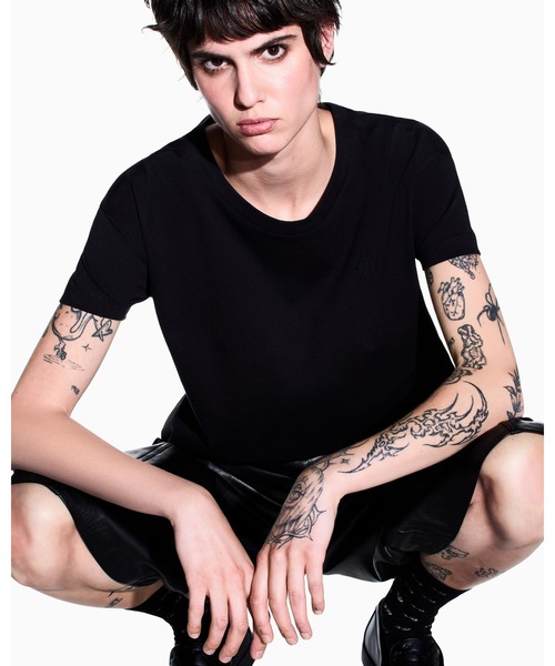 ARMANI EXCHANGE(アルマーニエクスチェンジ)の「【A|X アルマーニ エクスチェンジ】<ZOZO限定>ワンポイントロゴ 半袖クルーネックTシャツ/BOYFRIEND(Tシャツ/カットソー・レディース・ライトベージュ/ホワイト/ブラック・X-SMALL/X-LARGE/SMALL/MEDIUM/LARGE)」の16枚目の写真