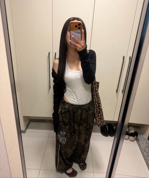 THE MYSTERIOUS HOTEL（ザミステリアスホテル）の「PATCH MESH PANTS [CAMO]（スウェットパンツ・レディース・デザートカモ・FREE）」の5枚目の写真
