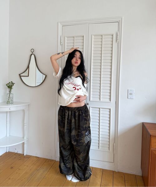 THE MYSTERIOUS HOTEL（ザミステリアスホテル）の「PATCH MESH PANTS [CAMO]（スウェットパンツ・レディース・デザートカモ・FREE）」の21枚目の写真