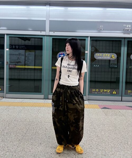 THE MYSTERIOUS HOTEL（ザミステリアスホテル）の「PATCH MESH PANTS [CAMO]（スウェットパンツ・レディース・デザートカモ・FREE）」の22枚目の写真