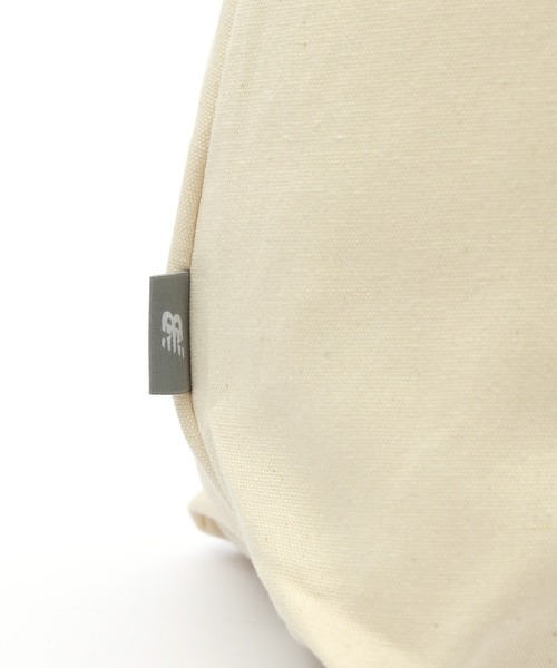 NEW BALANCE(ニューバランス)の「NEW BALANCE graphic tote AC9728DAG(ショルダーバッグ・メンズ・マルチ・ONE SIZE)」の6枚目の写真