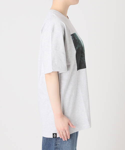 POET MEETS DUBWISE(ポエットミーツダブワイズ)の「《追加》POETMEETS DUBWISE CANADIAN ROCKIES Tシャツ(Tシャツ/カットソー・レディース・グレー・FREE)」の4枚目の写真