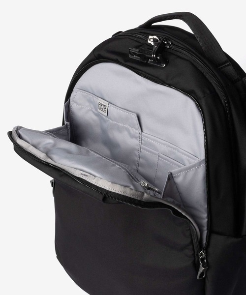 pacsafe(パックセーフ)の「【Pacsafe / パックセーフ】Pacsafe V 16L All-around Backpack / オールアラウンド バックパック リュック 防犯機能(バックパック/リュック・メンズ・ブラック・FREE)」の15枚目の写真