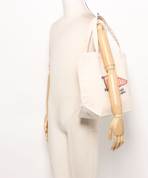 Ol' Basics(オールベーシックス)の「Ol' Basics(オール・ベーシックス) トートバッグ キャンバス フラッグイラスト ロゴ プリント 鞄 BAG アメカジ メンズ レディース ユニセックス MLサイズ(トートバッグ・レディース・ナチュラル・FREE)」の6枚目の写真