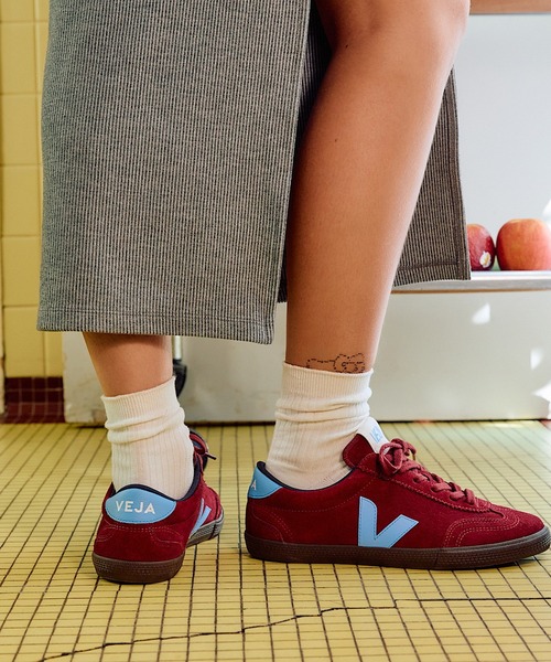 VEJA(ヴェジャ)の「VEJA Volley スエードスニーカー(スニーカー・レディース・マルーン・36/22/37/23/38/24/39/25)」の2枚目の写真