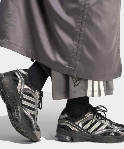 adidas（アディダス）の「ラックスフロー サテン レイヤード ルーズフィット スカート / アディダス adidas（スカート・レディース・グレー・MEDIUM/X-LARGE/LARGE/XX-LARGE/X-SMALL/SMALL）」の7枚目の写真