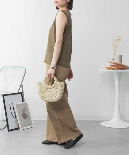 ElegChic(エレグシック)の「ラウンドネックノースリーブトップ(タンクトップ・レディース・ブラック/オフホワイト/カーキ/チャコールグレー/グレイッシュベージュ/杢グレー・4L/XXL/XL/L/M)」の11枚目の写真