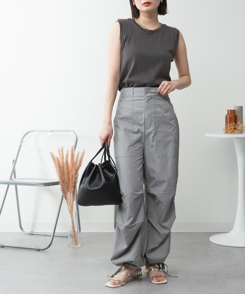 ElegChic(エレグシック)の「ラウンドネックノースリーブトップ(タンクトップ・レディース・ブラック/オフホワイト/カーキ/チャコールグレー/グレイッシュベージュ/杢グレー・4L/XXL/XL/L/M)」の18枚目の写真