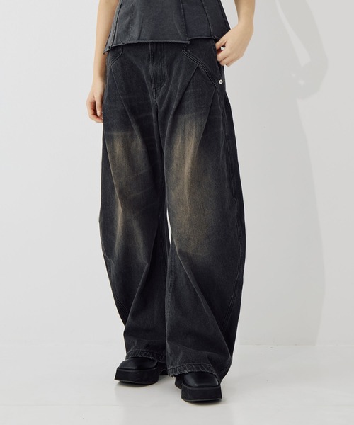 CONZ(コンズ)の「over dye curved denim(デニムパンツ・レディース・ブルー/ブラック・1/3/2)」の2枚目の写真