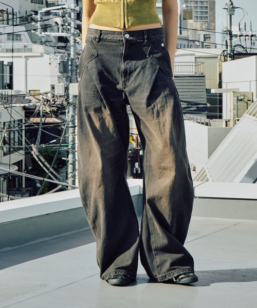 CONZ(コンズ)の「over dye curved denim(デニムパンツ・レディース・ブルー/ブラック・1/3/2)」の3枚目の写真