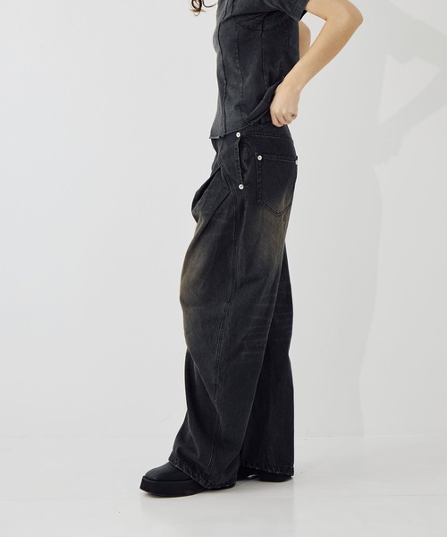 CONZ(コンズ)の「over dye curved denim(デニムパンツ・レディース・ブルー/ブラック・1/3/2)」の5枚目の写真