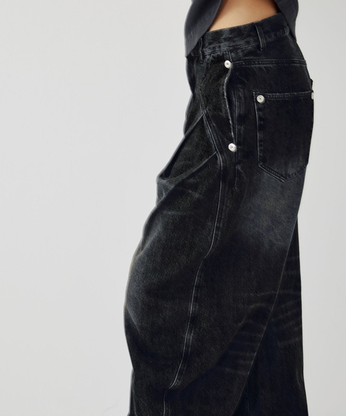 CONZ(コンズ)の「over dye curved denim(デニムパンツ・レディース・ブルー/ブラック・1/3/2)」の11枚目の写真