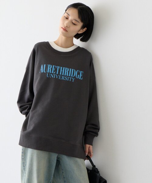 CIAOPANIC TYPY(チャオパニックティピー)の「∴カレッジロゴサイドスリットオーバースウェット(Tシャツ/カットソー・レディース・グレー/オフホワイト/ブラウン/チャコールグレー/レッド/グリーン・ONE SIZE)」の2枚目の写真