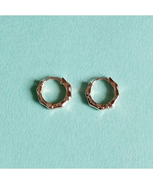 tone(トーン)の「【Seolrem】デザインミニフープピアス(MA)(ピアス(両耳用)・レディース・シルバー/ゴールド/ピンクゴールド・FREE)」の10枚目の写真