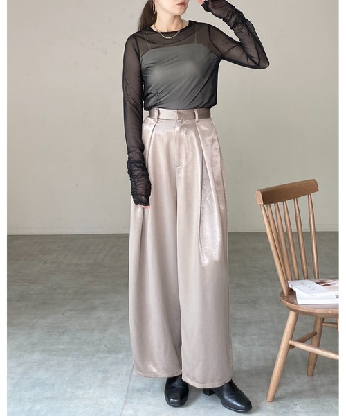 She's Closet(シーズクローゼット)の「クルーネック長袖シャーリング シアートップス ロングTシャツ(Tシャツ/カットソー・レディース・チャコールグレー/ブラック/ホワイト・FREE)」の18枚目の写真