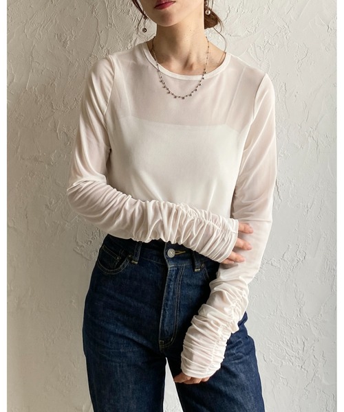 She's Closet(シーズクローゼット)の「クルーネック長袖シャーリング シアートップス ロングTシャツ(Tシャツ/カットソー・レディース・チャコールグレー/ブラック/ホワイト・FREE)」の13枚目の写真