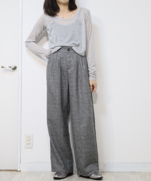 DISKEEN SURE(ディスキーンシュアー)の「大人のトラッドスタイルにハマる!ツィードタッチチェック柄タックワイドパンツ(その他パンツ・レディース・モカ/グレー・M/L)」の4枚目の写真