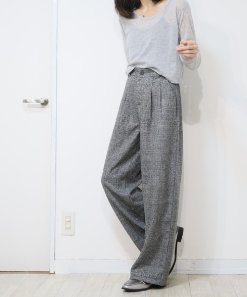 DISKEEN SURE(ディスキーンシュアー)の「大人のトラッドスタイルにハマる!ツィードタッチチェック柄タックワイドパンツ(その他パンツ・レディース・モカ/グレー・M/L)」の5枚目の写真