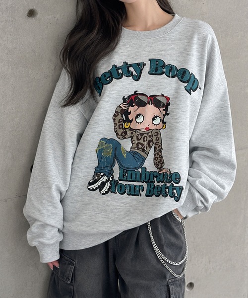 GLAMOROUS JANE（グラマラスジェーン）の「BETTY BOOPプリントオーバーサイズトレーナー（スウェット・レディース・レッド/杢グレー/ブラック・FREE）」の2枚目の写真