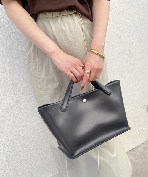 ARTESANOS(アルテサノス)の「ARTESANOS/アルテサノス w/poach HAND BAG(ハンドバッグ・レディース・ブラック・FREE)」の2枚目の写真