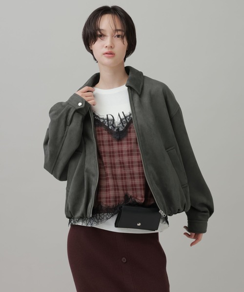 LAKOLE(ラコレ)の「スウェードライクブルゾン / 1068419(ブルゾン・レディース・ベージュ/チャコール/キャメル・FREE)」の2枚目の写真