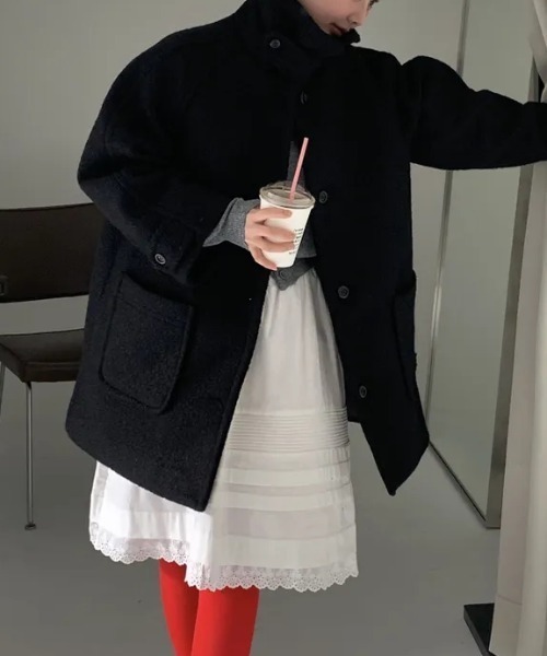 LUCPY（ラクピー）の「スタンドカラーミドルコート（その他アウター・レディース・ブラック/ホワイト・FREE）」の2枚目の写真