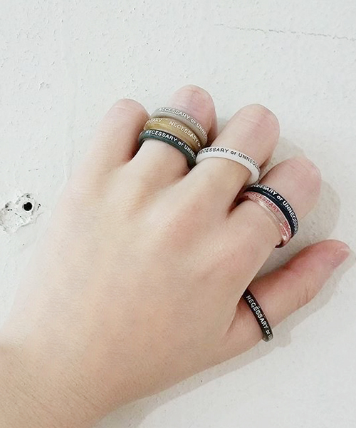 NECESSARY or UNNECESSARY（ネセサリーオアアンネセサリー）の「【NECESSARY or UNNECESSARY】BUTTON RING（リング・メンズ・その他/ブラック/ライトベージュ/ネイビー/ベージュ/ブラウン/グリーン/ホワイト・LARGE/MEDIUM/SMALL/X-SMALL）」の5枚目の写真