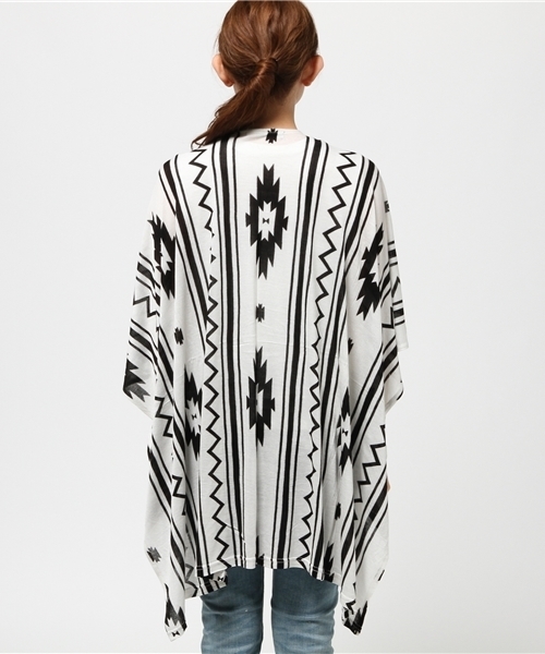 VENCEEXCHANGE（ヴァンスエクスチェンジ）の「オルテガ柄カーデアンサンブル（カーディガン/ボレロ・レディース・ホワイト・MEDIUM）」の4枚目の写真