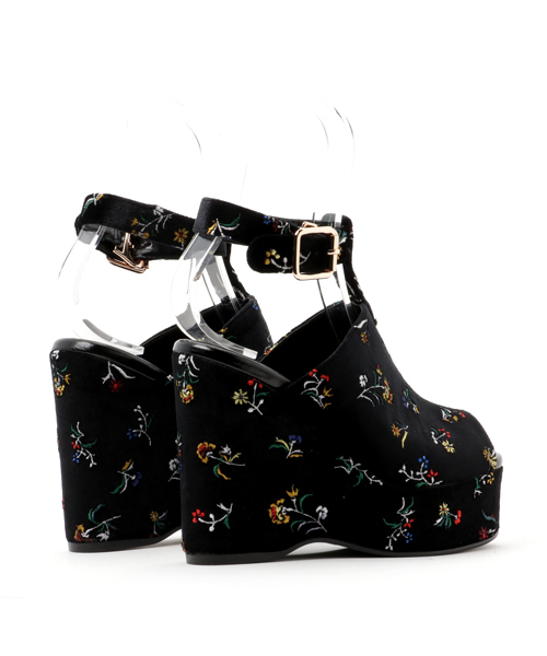 SLY（スライ）の「VELVET FLOWER SANDAL（サンダル・レディース・カーキ/ブラック・MEDIUM/SMALL/LARGE）」の5枚目の写真