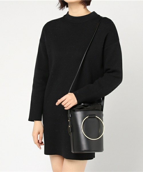 美品ショルダーバック VIOLAd'ORO（ヴィオラドーロ）の「【VIOLAd'ORO】バケツ型ショルダー