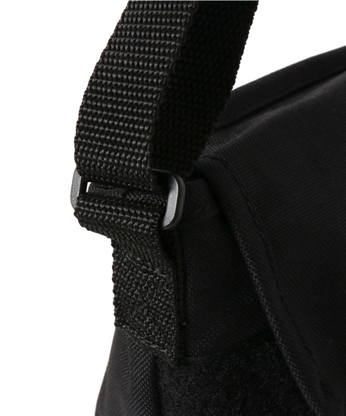 Manhattan Portage(マンハッタンポーテージ)の「Casual Messenger Bag for Kids(メッセンジャーバッグ・キッズ・ブラック/ロイヤルブルー/ローズ・X-SMALL)」の10枚目の写真