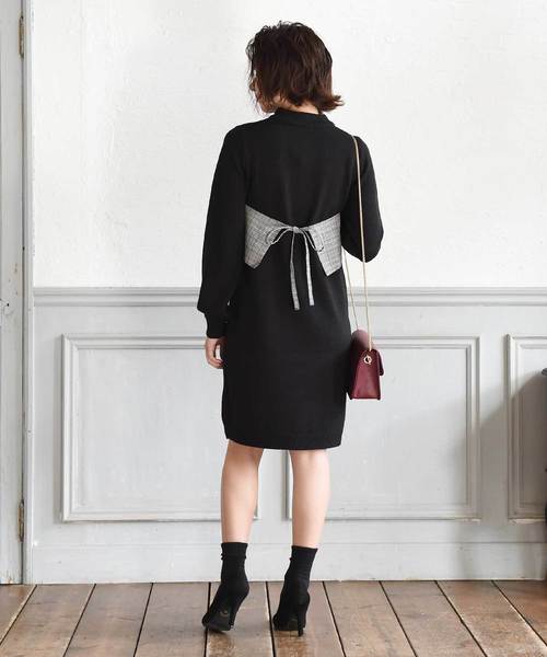 Luz Llena（ラズレナ）の「グレンチェック柄ビスチェドッキングハイネックワンピース（ワンピース・レディース・ブラウン/グレー・MEDIUM）」の4枚目の写真