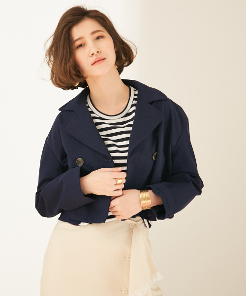Abahouse Devinette（ドゥヴィネット）の「ショートピーコート（ブルゾン・レディース・ホワイト/ネイビー・FREE）」の2枚目の写真