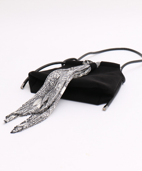 Liberty Bell(リバティーベル)の「【LIBERTY BELL】Scarf 2way Bag(ショルダーバッグ・レディース・ブラック/ブラウン/レッド・フリー)」の9枚目の写真