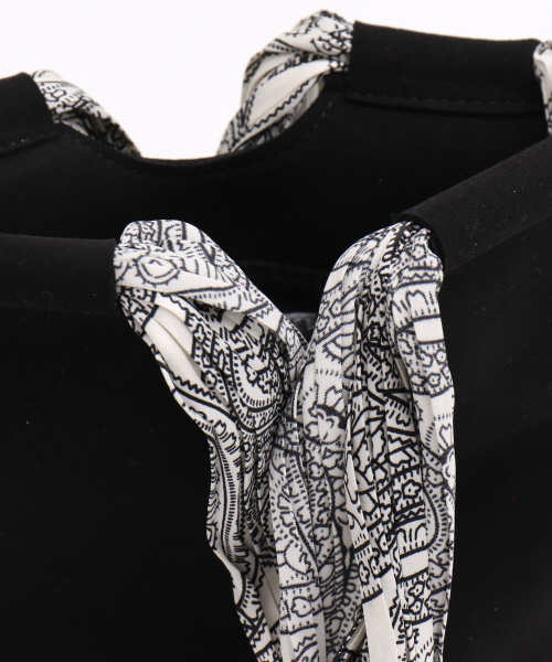 Liberty Bell(リバティーベル)の「【LIBERTY BELL】Scarf 2way Bag(ショルダーバッグ・レディース・ブラック/ブラウン/レッド・フリー)」の12枚目の写真