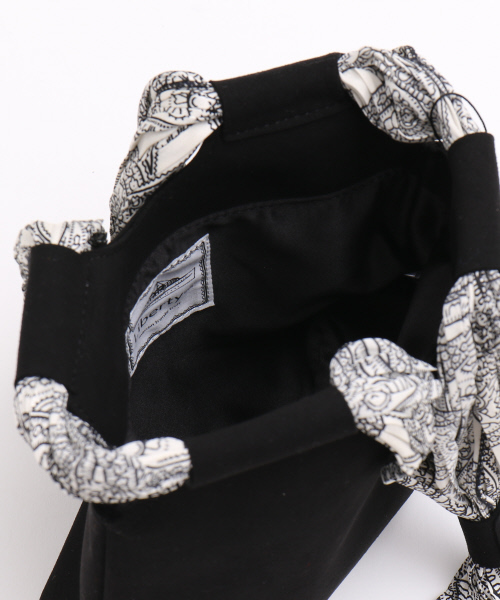 Liberty Bell(リバティーベル)の「【LIBERTY BELL】Scarf 2way Bag(ショルダーバッグ・レディース・ブラック/ブラウン/レッド・フリー)」の13枚目の写真