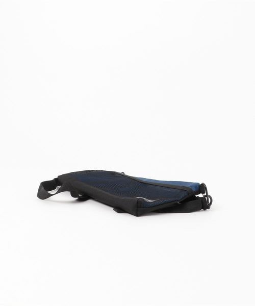 NANO universe（ナノユニバース）の「ROYAL PALM/Ｘ－ＰＡＣ　サコッシュショルダー（ショルダーバッグ・メンズ・ホワイト/ブラック/ネイビー・FREE）」の4枚目の写真