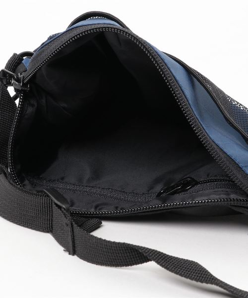 NANO universe（ナノユニバース）の「ROYAL PALM/Ｘ－ＰＡＣ　サコッシュショルダー（ショルダーバッグ・メンズ・ホワイト/ブラック/ネイビー・FREE）」の5枚目の写真