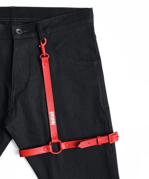 SHAREEF（シャリーフ）の「LEG HARNESS（アンクレット・メンズ・レッド/ホワイト/ブラック/ブルー・FREE）」の4枚目の写真