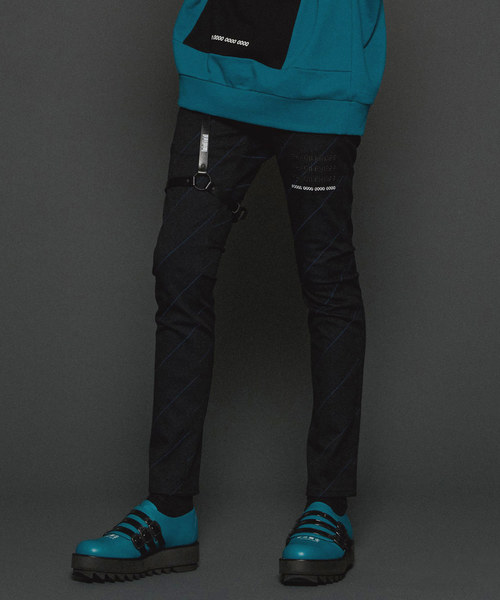 SHAREEF（シャリーフ）の「LEG HARNESS（アンクレット・メンズ・レッド/ホワイト/ブラック/ブルー・FREE）」の2枚目の写真