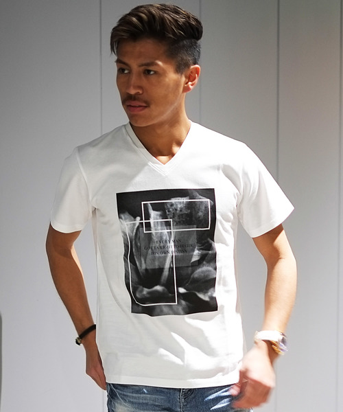 GOSTAR DE FUGA（ゴスタール ジフーガ）の「モノクロデザインVネック半袖Tカットソー/半袖Tシャツ（Tシャツ/カットソー・メンズ・ホワイト/ブラック・M/L）」の2枚目の写真