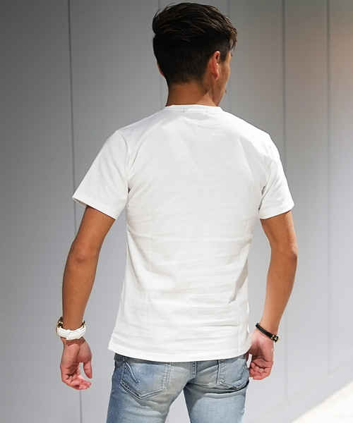 GOSTAR DE FUGA（ゴスタール ジフーガ）の「モノクロデザインVネック半袖Tカットソー/半袖Tシャツ（Tシャツ/カットソー・メンズ・ホワイト/ブラック・M/L）」の4枚目の写真