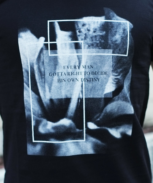 GOSTAR DE FUGA（ゴスタール ジフーガ）の「モノクロデザインVネック半袖Tカットソー/半袖Tシャツ（Tシャツ/カットソー・メンズ・ホワイト/ブラック・M/L）」の10枚目の写真