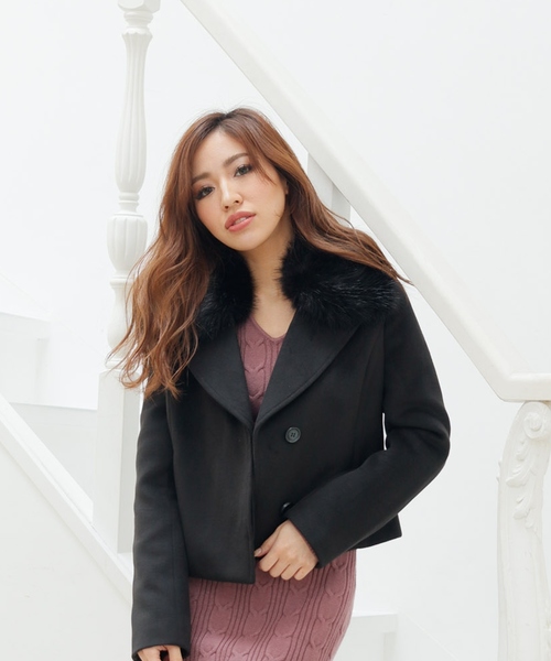 LIPSERVICE�i���b�v�T�[�r�X�j�́u�t�@�[�J���[�V���[�g�W���P�b�g�i���̑��A�E�^�[�j�v�b�u���b�N