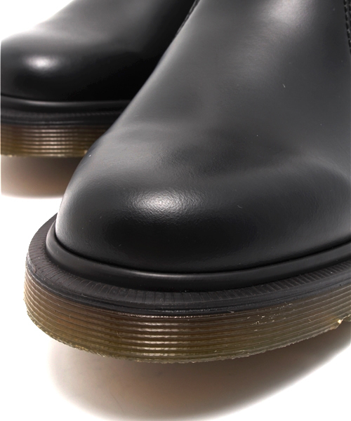 bpr BEAMS Women's(ビーピーアール ビームス)の「Dr.Martens / "Chelsea" スムース サイドゴアブーツ(ブーツ・レディース・ブラック・6/4/5)」の3枚目の写真