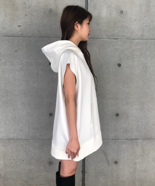 ENVYM（アンビー）の「ポンチＮ／Ｓフーディー（Tシャツ/カットソー・レディース・ホワイト/ブラック・FREE）」の13枚目の写真