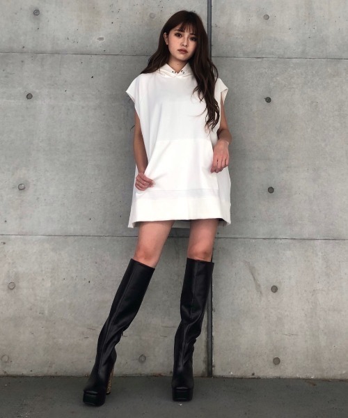 ENVYM（アンビー）の「ポンチＮ／Ｓフーディー（Tシャツ/カットソー・レディース・ホワイト/ブラック・FREE）」の10枚目の写真