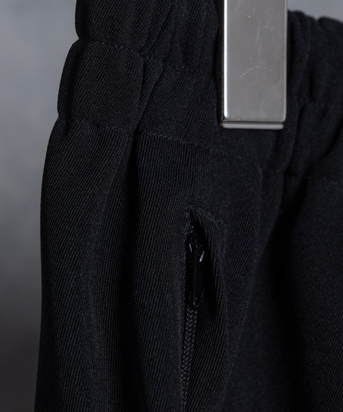 KUUUPY（クーピー）の「2Tuck Easy Tapered Pants - 2タックイージーテーパードパンツ（スラックス・メンズ・ブラック/オフホワイト/グレー/チャコールグレー・SMALL/MEDIUM/LARGE）」の19枚目の写真