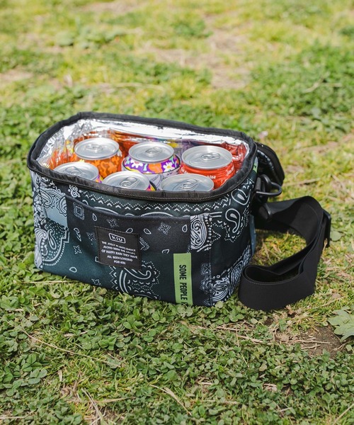 KiU（キウ）の「600D ソフトクーラーバッグ　5L（アウトドアグッズ・メンズ・レオパード/グレー系その他/ホワイト系その他/ブラック系その他/ブラック/カーキ/ブラック系その他2/ホワイト×ブルー/カラフル/ベージュ系その他/レッド系その他/ブルー系その他/ブルー系その他2/タイガーカモ/ブラック×カーキ/ブルー系その他3/ダークグリーン系/ベージュ系その他2/ホワイト系その他2・FREE）」の9枚目の写真